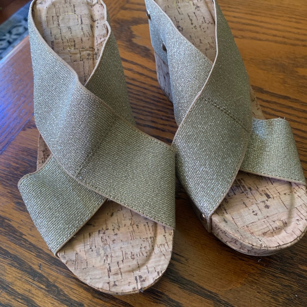 Elegant Gold Women's Wedge Sandals